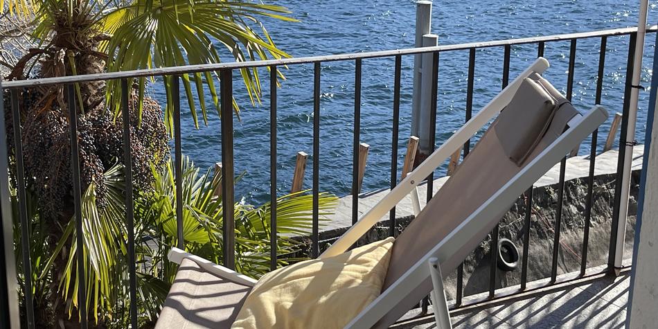 Cozy balcony - junior suite "Helmuth Zacharias" ©Hotel Posta al Lago